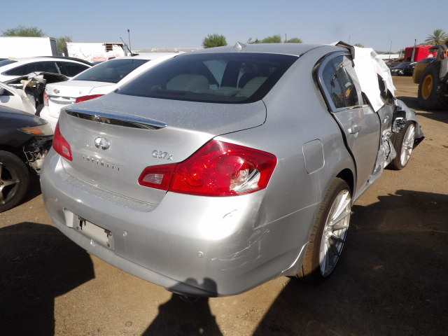 2011 Infiniti G37
